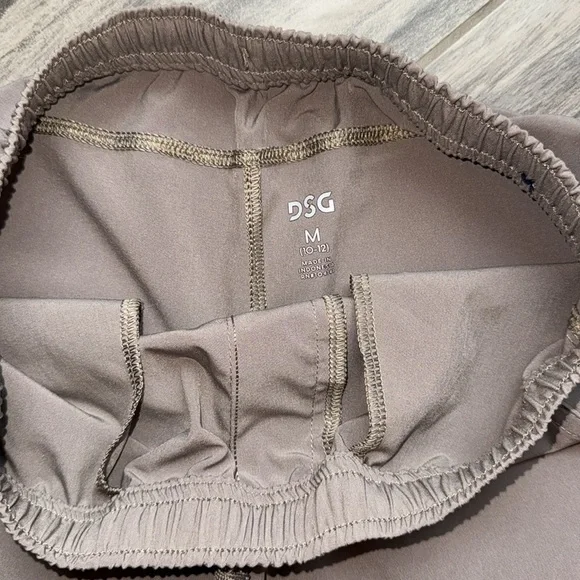 Boys DSG khaki cargo joggers. Lightweight. Size M. - Picture 6 of 7